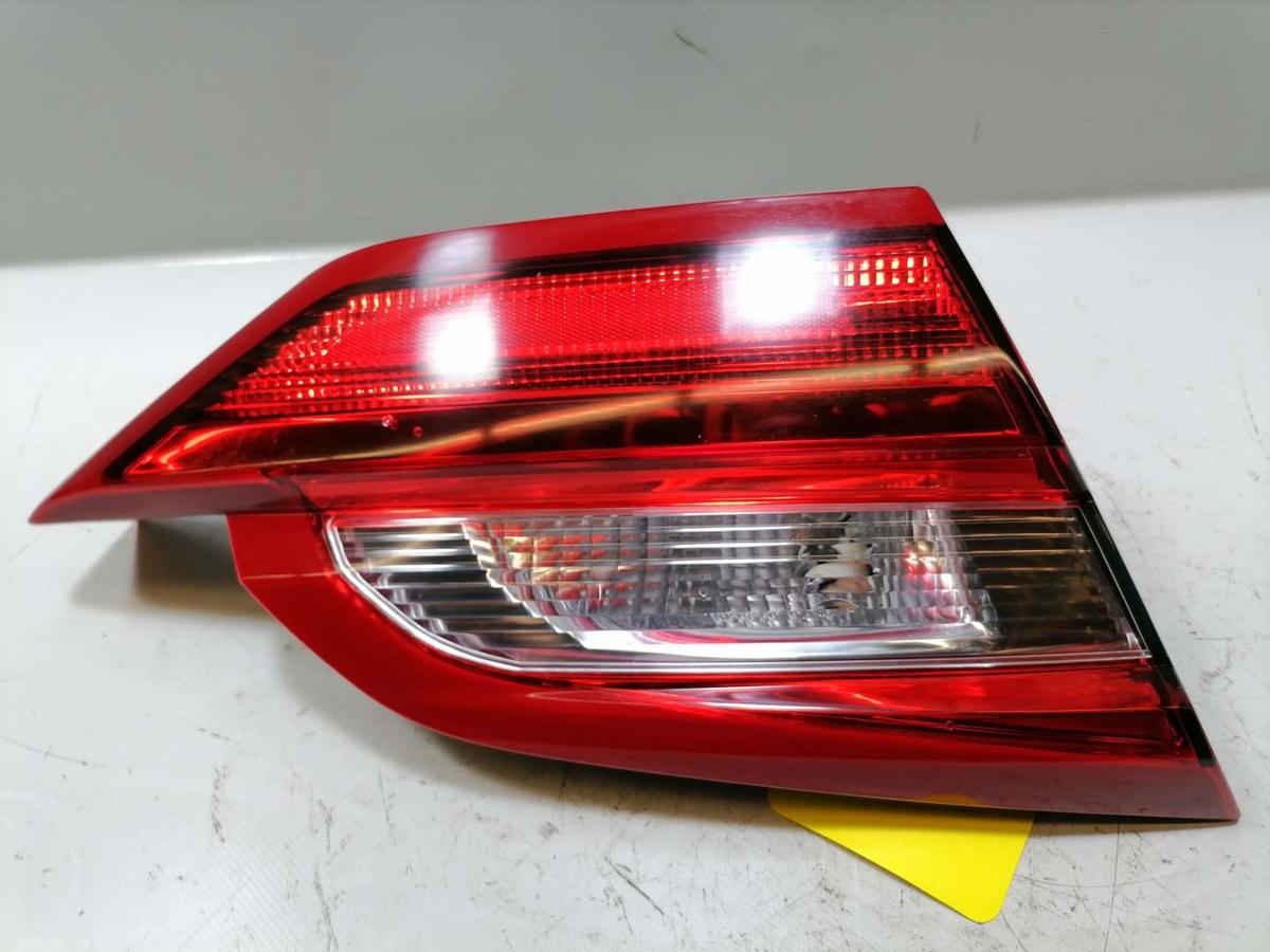 Ford Fiesta MK7 Bj.2018 original Rücklicht Rückleuchte Schlussleuchte innen links